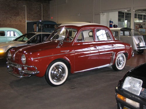 renault_dauphine_maroon_1962_web03.jpg