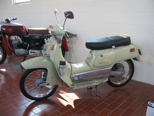 Fuji_Rabbit_Scooter_1968_web03.jpg