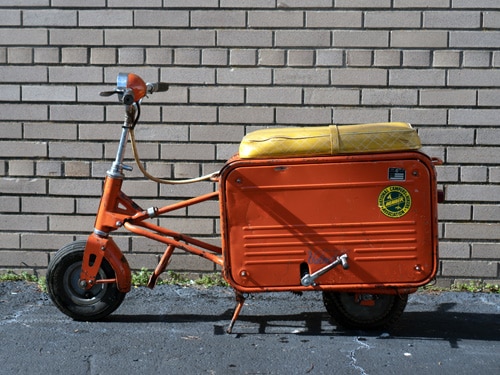 valmobile_suitcase_scooter_1961web1.jpg